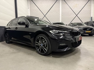 BMW 3 Serie BMW 3 Serie Touring 330e xDrive M-Sport PANO/LASER/360CAMERA/ADAPTIVE M-ONDERSTEL/ACC/LEER-ALCANTARA/19