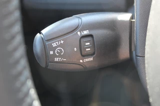 Peugeot 2008 Airco , Cruise control ,Trekhaak , Navigatie , Bluetooth Parkeersensoren achter , LED dagrijverlichting - afbeelding nr 10
