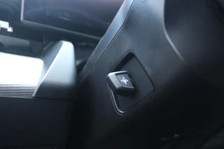 BMW 5 Serie BMW 5-serie 530e M-SPORT PRO 300PK (nieuw model) | PANORAMA DAK | M-SPORT PAKKET | M-SPORT AERODYNAMICA |  M-SPORT NAPPALEDEREN STUURWIEL MET SPORTBOOST FUNCTIE | BMW SHADOWLINE ADAPTIEVE LED KOPLAMPEN | ELEKTRISCH BEDIENBARE ACHTERKLEP |  BMW INDIVIDIUAL HIGH GLOSS EXTERIEUR RAAMLIJST AFWERKING | BMW LIVE COCKPIT PROFESSIONAL | ELEKTRISCH VERSTELBARE VOORSTOELEN MET VENTILATIE / VERWARMING EN GEHEUGEN OP DE BESTUURDERSSTOEL |  ACHTERBANKVERWARMING | 4-ZONE CLIMATE CONTROL | DONKER GETINTE ACHTERRUITEN | DONKERE HEMELBEKLEDING | DRIVE ASSISTANT | HARMAN KARDON Hi-Fi GELUIDSSYSTEEM| DRAARLOZE TELEFOONLADER | DRAADLOOOS APPLE CARPLAY / ANDROID AUTO | KLASSE 3 ALARM | COMFORT ACCESS | 20