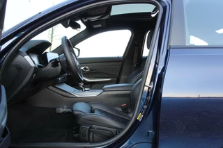 BMW 3 Serie BMW 3-serie 330e eDrive Sport/Shadow/Schuifdak/19inch - afbeelding nr 34