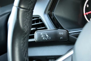 Volkswagen T-Cross Volkswagen T-Cross 1.0 TSI Life Business Rijklaarprijs-Garantie Apple CarPlay airco 16 Inch - afbeelding nr 24