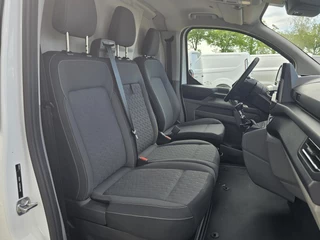 Ford Transit Custom Ford Transit Custom 300 2.0 TDCI L2H1 Limited Nieuw | 136pk | Trekhaak | Climate control | LED koplampen | Stoelverwarming | Uit voorraad leverbaar! - afbeelding nr 10