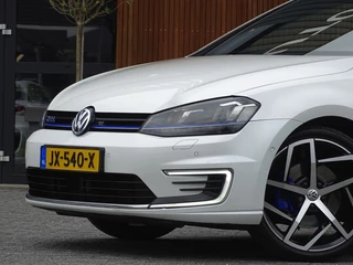 Volkswagen Golf Volkswagen Golf TSI GTE 245PK / GTI R Perf. ed. / LED - afbeelding nr 61