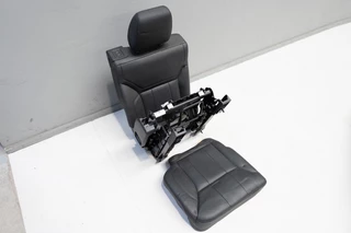 Land Rover Discovery Land Rover Discovery 5 HSE 3,0 TDV6 259 pk diesel Grijs Kenteken, Luchtvering, Meridian Audio ,( Incl.a.bank en ramen) - afbeelding nr 36
