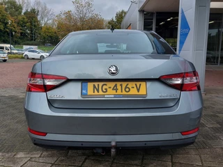 Škoda Superb 1.4 TSI 126pk Active Business | Origineel NL | Navi + Apple Carplay + Android Auto | Clima | Cruise | Pdc | Bluetooth Carkit+Streaming | Licht+Regensensor | Mistlampen | 16''lm | Trekhaak - afbeelding nr 6