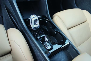 Volvo XC40 ➡️ Volvo XC40 1.5 T5 Recharge Inscription 262 pk | 1e eigenaar | 19 inch | Camera | Dakraam | LED | DAB | Trekhaak | Voorruit verwarming | Telefoon lader | NL auto | inc BTW | - afbeelding nr 33