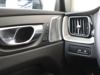 Volvo XC60 Volvo XC60 T6 AWD Ultimate Dark | Luchtvering | Trekhaak | Panoramadak | - afbeelding nr 32