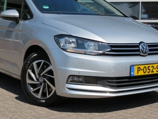 Volkswagen Touran Volkswagen Touran 1.2 TSI CON. SERIES ,,SOUND'' / Camera / Wegklap.haak / Stoelverwarming / - afbeelding nr 23