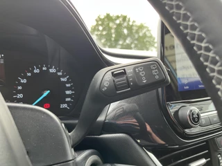 Ford Puma Ford Puma 1.0 EcoBoost Hybrid Titanium 125pk | Winterpack | SYNC 3 Navigatie | Parkeersensoren achter | Contrasterend Dak | - afbeelding nr 27