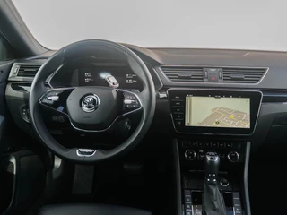 Škoda Superb Skoda Superb Combi 1.4 TSI iV 218pk Laurin & Klement | Leder | Panoramadak | 360 Camera | Trekhaak - afbeelding nr 17