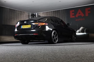 Alfa Romeo Giulia Alfa Romeo GIULIA 2.0 T GME AWD Tributo Italiano / FACELIFT / Digital Cockpit / Acc / HK / Leder / Elek Stoelen / Camera / 19 Inch - afbeelding nr 5