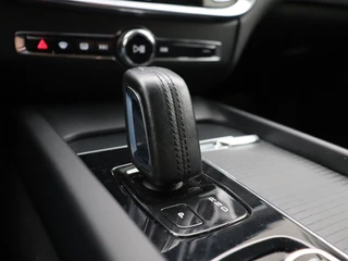 Volvo V60 Volvo V60 B3 AUT(8) MOMENTUM+ HARMAN KARDON LEDER ACC BLIS KEYLESS - afbeelding nr 25