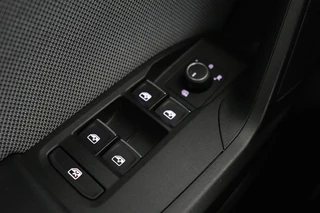 SEAT Leon SEAT Leon 1.5 eTSI Style Launch Edition | Trekhaak |  Carplay | Adaptive cruise | Carplay | Navigatie | Park Assist | Climate control - afbeelding nr 12