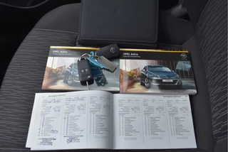 Opel Astra Opel Astra 1.4 Turbo Blitz | NL-Auto | Nav | Cruise Contr | Bluetooth | Trekhaak | 4-Seasons | NAP | Netjes - afbeelding nr 25