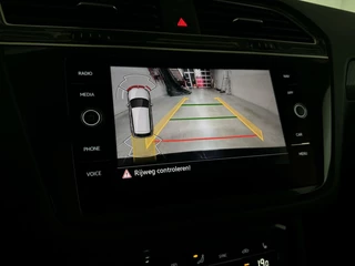 Volkswagen Tiguan Volkswagen Tiguan 1.5 TSI R-Line Black Style Pano H/K NAP - afbeelding nr 43