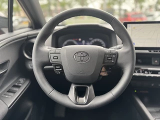 Toyota C-HR Dodenhoekdetectie, Navigatie, Parkeersensoren V + A , All-in Rijklaarprijs - afbeelding nr 17