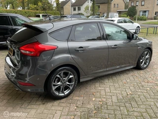 Ford Focus Ford Focus 1.0 ST-Line Airco, Navi, Pdc, LM.. - afbeelding nr 4