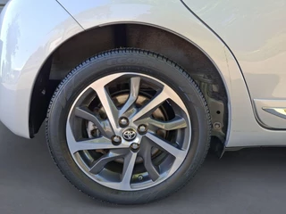 Toyota Yaris Toyota Yaris 1.5 HYB. premium, automaat, panoramadak - afbeelding nr 17