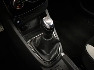 Renault Clio Renault Clio Estate 0.9 TCe Bose Sport (NAVI,LED,CLIMATE,SPORTSTOELEN,TREKHAAK,CRUISE,GETINT,18 INCH,PDC,NETTESTAAT) - afbeelding nr 17