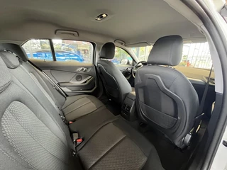 BMW 1 Serie BMW 1 Serie 118i Executive Edition Automaat | Navi | Cruise | Apple Carplay - afbeelding nr 10