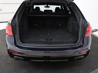 BMW 5 Serie BMW 5-serie 520d xDrive M-Sport | Leder | Sportstoelen |  Camera | Full LED | Trekhaak | Keyless | Navigatie | Sfeerverlichting | Climate control - afbeelding nr 10
