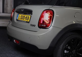 MINI Cooper Mini Mini 1.5 Cooper Chili / AUT / 5 Deurs / Open Panoramadak / Navi / Ecc / Elek Pakket / Led / Pdc / 17 Inch - afbeelding nr 32