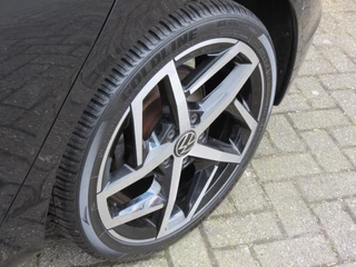Volkswagen Golf Volkswagen Golf 1.5 eTSI Style AUTOMAAT | ORG NEDERLANDS | PANODAK | HARMAN/KARDON | IQ LIGHT | STOELMASSAGE | CAMERA | DAB - afbeelding nr 39