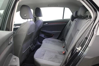 Volkswagen Golf Volkswagen Golf 2.0 TDI Life Business Automaat - Carplay, Digitaal Cockpit - afbeelding nr 7