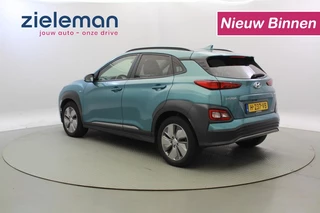 Hyundai Kona Hyundai Kona Electric Premium 64 kWh - Carplay, Camera, Leer, Stoelverw. - afbeelding nr 2