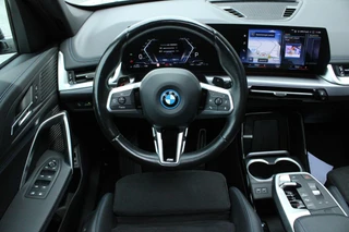 BMW X1 BMW X1 xDrive25e M-SPORT PANORAMA SFEERVERLICHTING CAMERA - afbeelding nr 23
