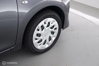 Toyota Aygo Toyota Aygo 1.0 VVT-i 72pk X-Play applecarplay|airco|camera|dab|5drs - afbeelding nr 16