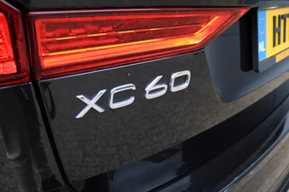 Volvo XC60 Volvo XC60 2.0 T8 Plug-in hybrid AWD Plus Dark | Luchtvering | 360 | H&K | Trekhaak - afbeelding nr 47