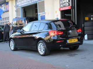 BMW 1 Serie BMW 1-serie 116d Sport Automaat Clima Stoelverwarming PDC - afbeelding nr 2