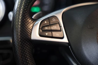 Mercedes-Benz C-Klasse Mercedes-Benz C-klasse Cabrio 180 AMG 63 Edition Look / AUT / Cruise Control / Camera / F1 Flippers / Navi / Led / Pdc / Xenon - afbeelding nr 9