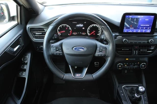 Ford Focus Ford Focus Wagon 2.3 EcoBoost ST-3 | Panoramadak |  Adaptive cruise control | Winter Pack | Camera | Trekhaak | Elektrische achterklep - afbeelding nr 20