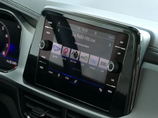 Volkswagen T-Roc Volkswagen T-Roc 1.5 TSI 150PK CARPLAY NAVI STOEL VERW. LED VIR.COCKPIT 03/2024 
