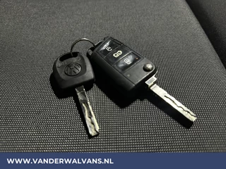 Volkswagen Crafter Volkswagen Crafter 2.0 TDI 141pk L3H2 L2H1 Euro6 Airco | Camera | Navigatie | 3000kg trekhaak Apple Carplay, Android Auto, Parkeersensoren, Bijrijdersbank - afbeelding nr 17