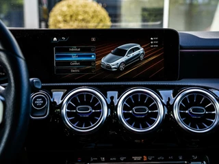 Mercedes-Benz A-Klasse Mercedes A-klasse a250e AMG|PANO|18''|CAMERA|ACC|SFEERV. - afbeelding nr 27