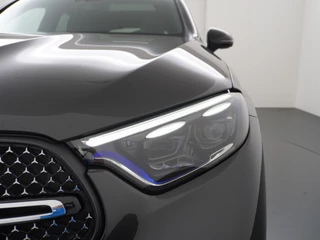 Mercedes-Benz GLC Mercedes-Benz GLC 300e AMG // Trekhaak // Distronic // Panoramadak // Memory // 360 Camera // Keyless // 20 inch - afbeelding nr 10