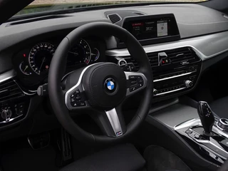BMW 5 Serie BMW 5 Serie Touring 530i TwinTurbo 251PK+ / High Ex. M-sport / 2017 / LED - afbeelding nr 15