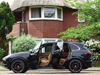 Porsche Cayenne Porsche Cayenne 3.0 S E-Hybrid 333PK PDK Sport Design / 2015 / LED *NAP* - afbeelding nr 6