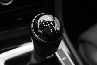 Volkswagen Golf Panoramadak, Camera, Climate, Navigatie, Bluetooth, DAB, Trekhaak, 18'' - afbeelding nr 45