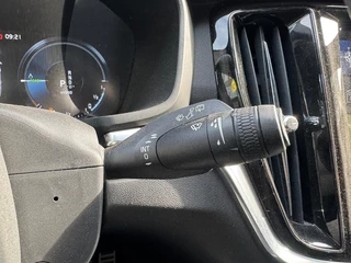 Volvo V60 Volvo V60 2.0 T6 Recharge AWD R-Design R-Design/Airco/Lichtmetalen velgen/Stoelverw. - afbeelding nr 19