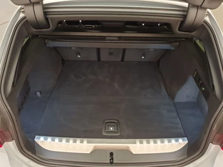 BMW 3 Serie BMW 3 Serie Touring 330e M-Sport Wegklapbare trekhaak, Panoramadak, ACC - afbeelding nr 31
