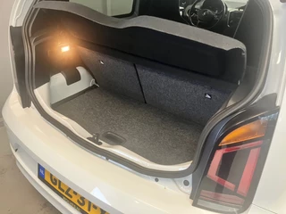Volkswagen up! Volkswagen UP! High Up! 75PK !!| Black pakket | Climate control | Cruise control | Parkpilot| 17