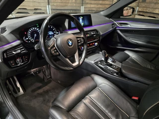 BMW 5 Serie BMW 5-serie Touring 520i High Executive Leder Pano Led HUD Memory M sport 19