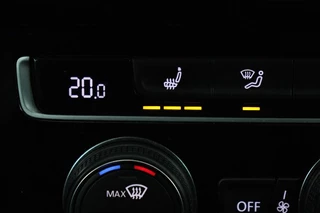 Volkswagen Golf Volkswagen Golf 1.4 TSI Highline | Stoelverwarming | Camera | Full LED | Adaptive cruise | Carplay | Climate control | Parkeerhulp | Bluetooth - afbeelding nr 20