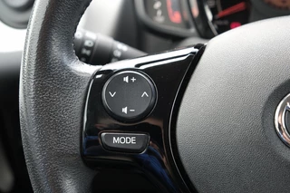 Toyota Aygo Toyota Aygo 1.0 VVT-i x-Joy Handgeschakeld | Automatische airconditioning | - afbeelding nr 18