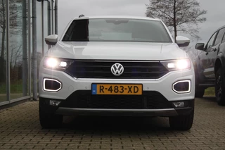 Volkswagen T-Roc Volkswagen T-Roc 2.0 TSI 4Motion Sport | Trekhaak 1700KG | Stoelverwarming | Climate Control | Parkeersensoren | - afbeelding nr 3