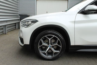 BMW X1 BMW X1 sDrive18i 136pk Centennial Executive AUTOMAAT NL-Auto NAP Clima Cruise Navi PDC 17